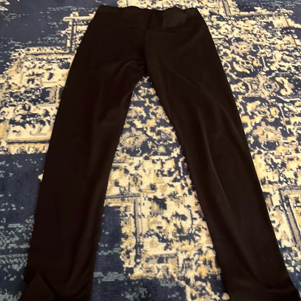 Cute black leggings in great condition